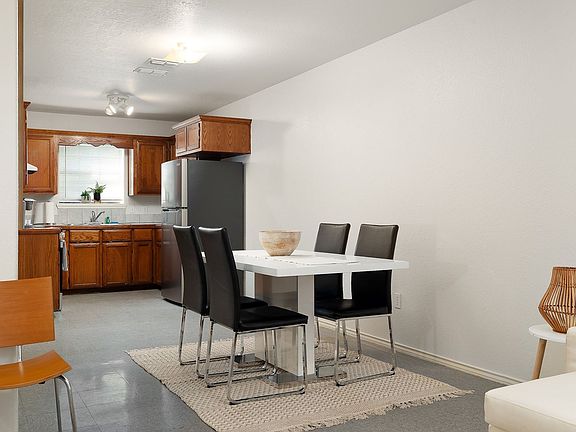 5th image of 1500 Del Oro Ln APT 3