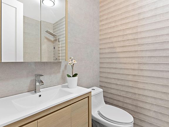 4th image of 1090 Carroll St #2A