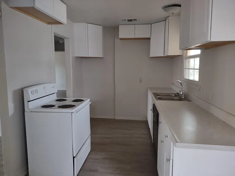1834 E 1st Pl — Photo 23