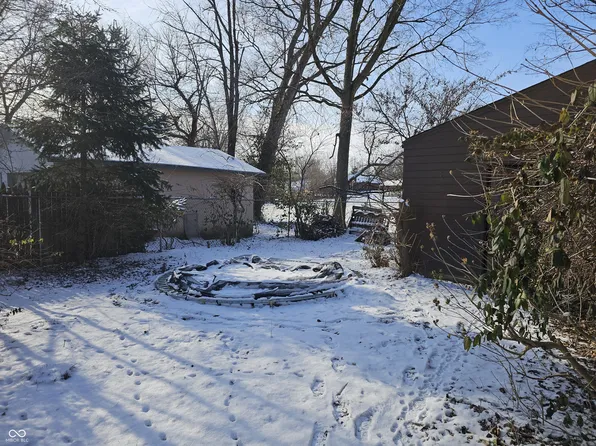 1027 Silver Ct, Anderson, IN 46012