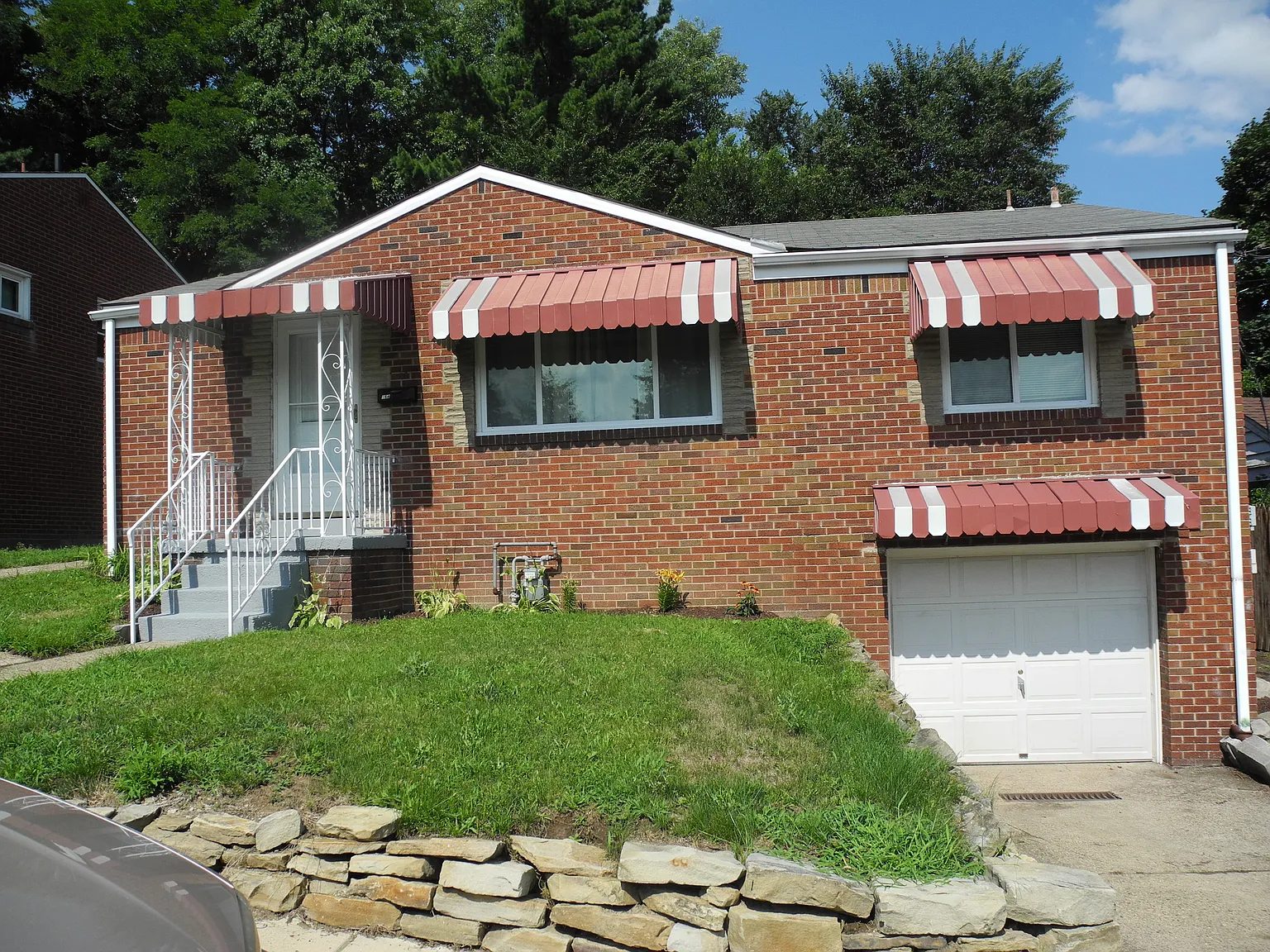 164 Margaretta St photo 1