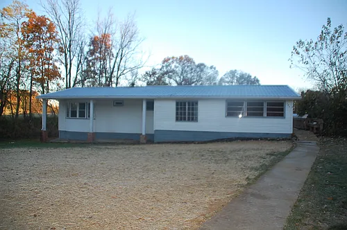 126 S Side Dr Photo 1