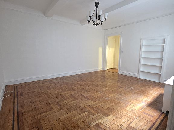3rd image of 170 W 81st St APT 2E