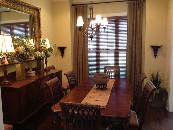 4th image of 303 Wellington Ct
