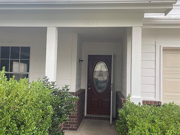 3rd image of 16939 Watering Oaks Ln
