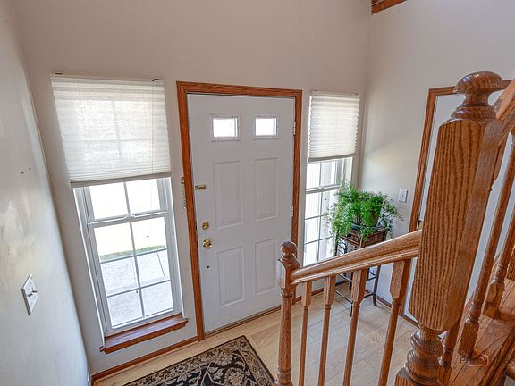 5th image of 632 Grosse Pointe Cir