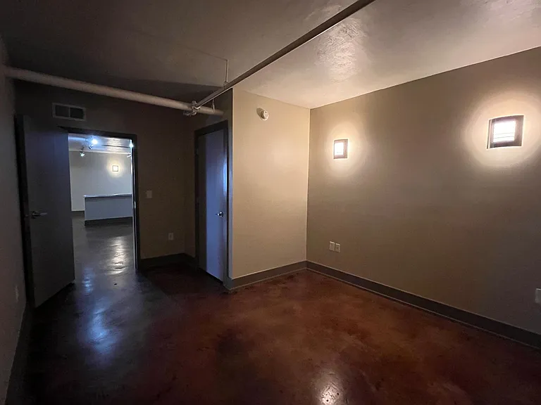 401 Campbell Ave SW — Photo 9
