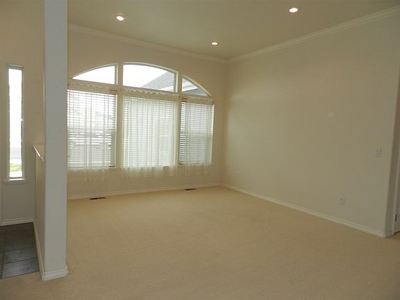 4th image of 503 Panorama Dr