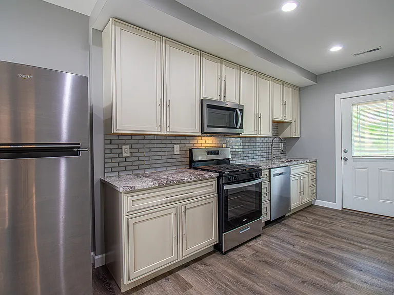 710 Leland Ave #2S — Photo 37
