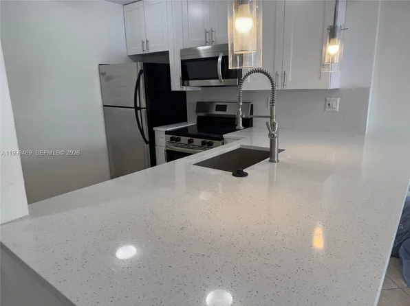 492 NW 165th St Rd APT C309, Miami, FL 33169