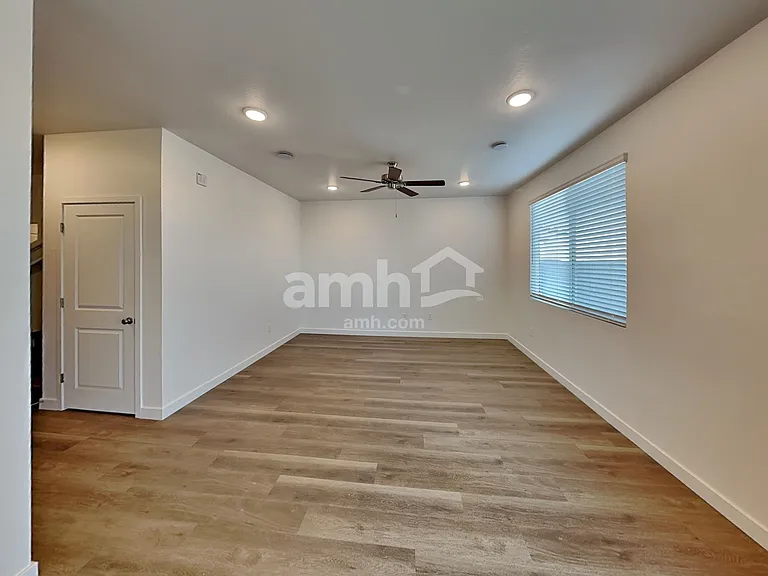 4536 S 98th Ln — Photo 8