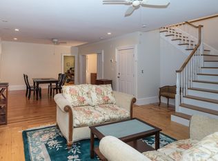 86 School St, Manchester, MA 01944