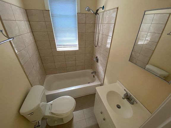 3rd image of 373-375 Blatchley Ave #2B
