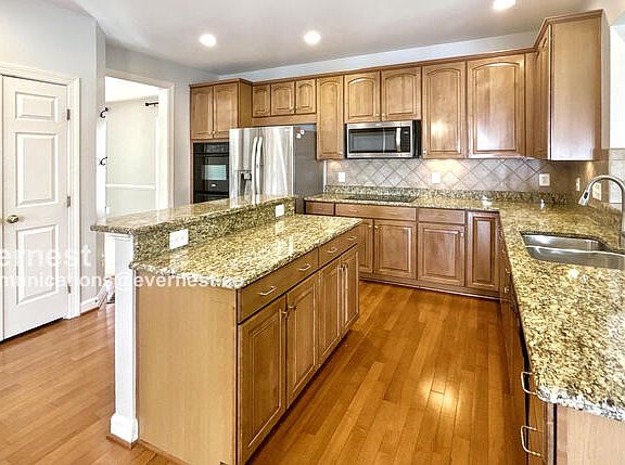 4th image of 1013 Dorthea Ct