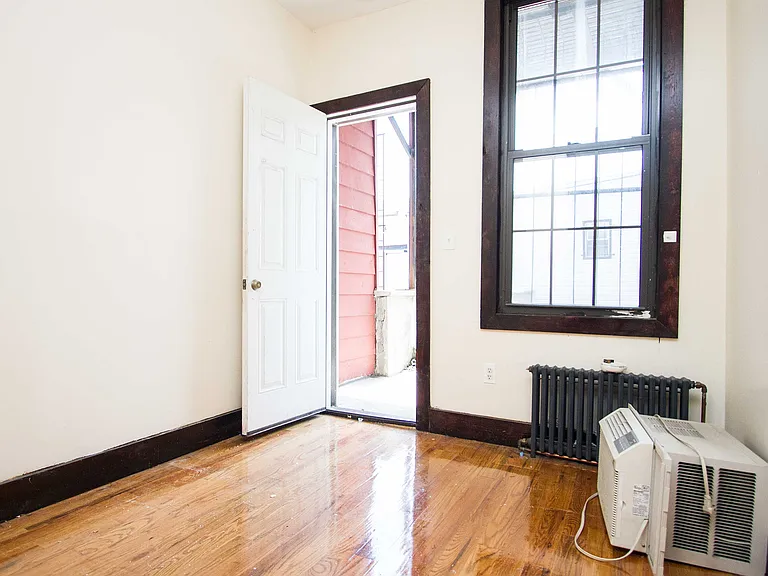 242 Central Ave #2L — Photo 4