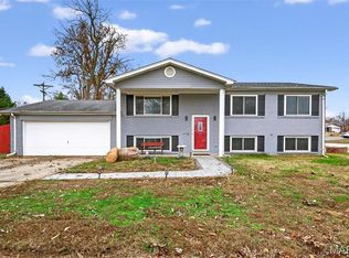 11758 Parish Dr, Bridgeton, MO 63044