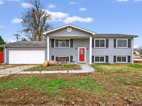 11758 Parish Dr, Bridgeton, MO 63044