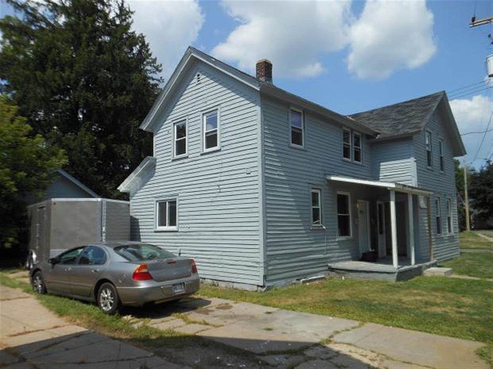 2nd image of 212 Frenzel St