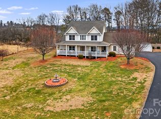 79 Bear Creek Hills Dr, Leicester, NC 28748
