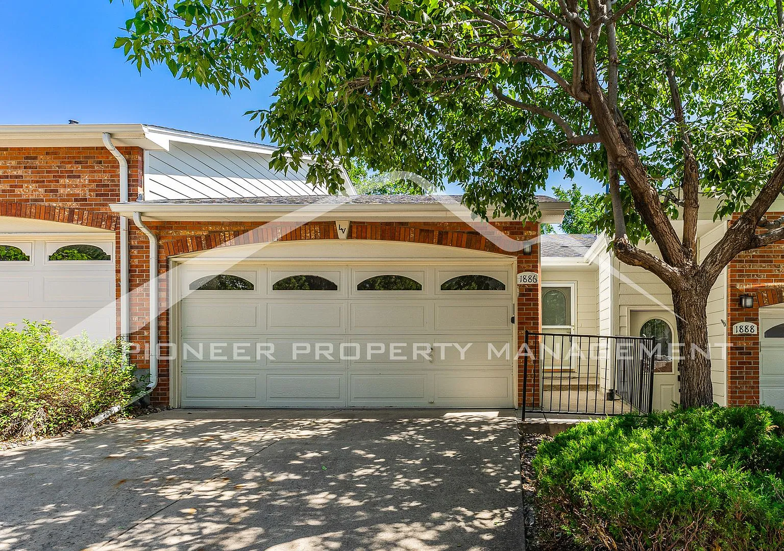Cozy Home with Attached Garage and Central A/C — Photo 1