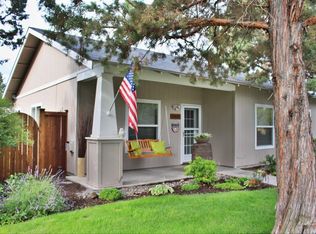 20625 Honeysuckle Ln, Bend, OR 97702