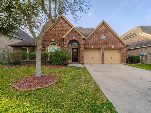 13509 Silent Walk Dr, Pearland, TX 77584
