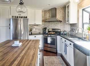 6114 Strawberry Lake Rd, Whitmore Lake, MI 48189