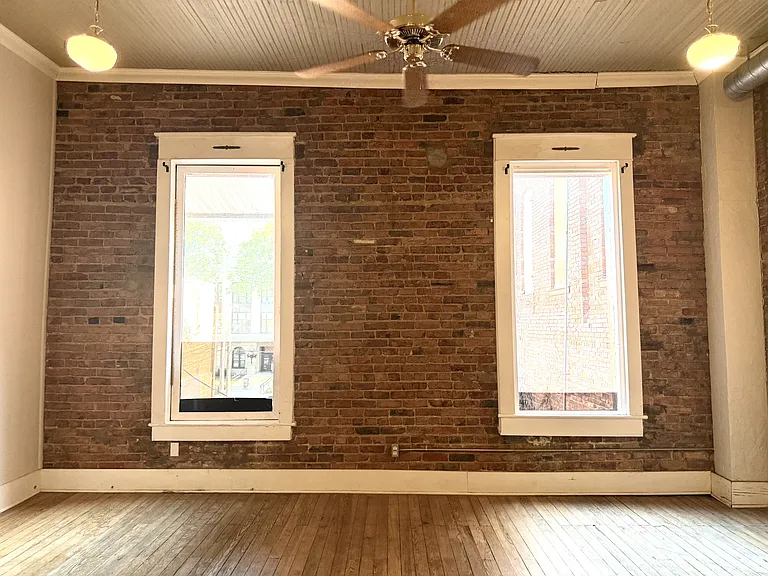 126 W Main St #B — Photo 8