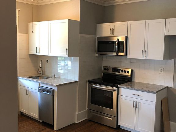 3rd image of 179 5th St APT 1