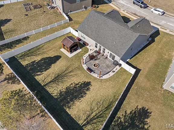 2nd image of 225 Kenley Ct