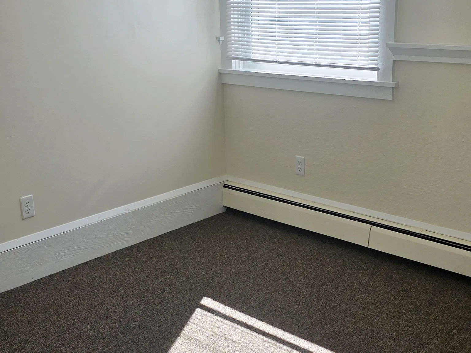 2 bed, 900 sqft, $2,300 — Photo 4