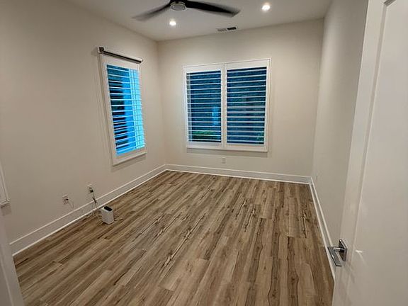 3rd image of 1155 Custer Ave SE #106