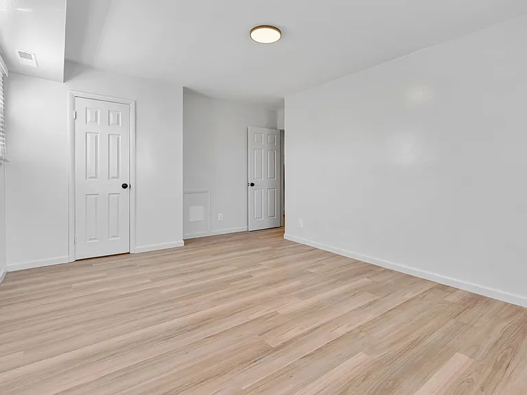 118 & 124 Atlantic St SE #121 & 125-133 — Photo 13