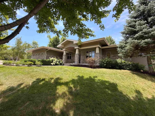 3091 Edenberry St, Fitchburg, WI 53711