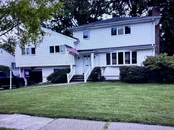 99 Rolling Hills Rd, Clifton, NJ 07013