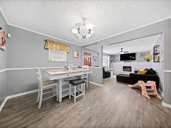 3rd image of 1155 McKay Rd