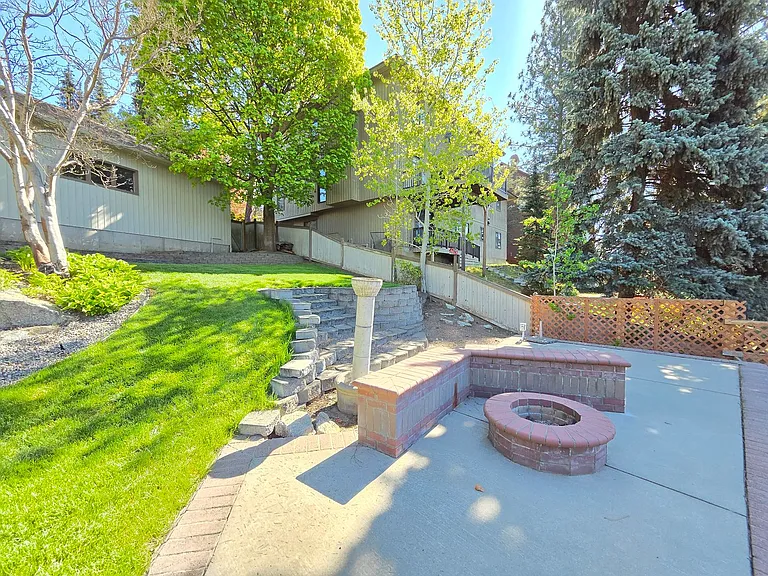 7706 E Woodview Dr — Photo 46