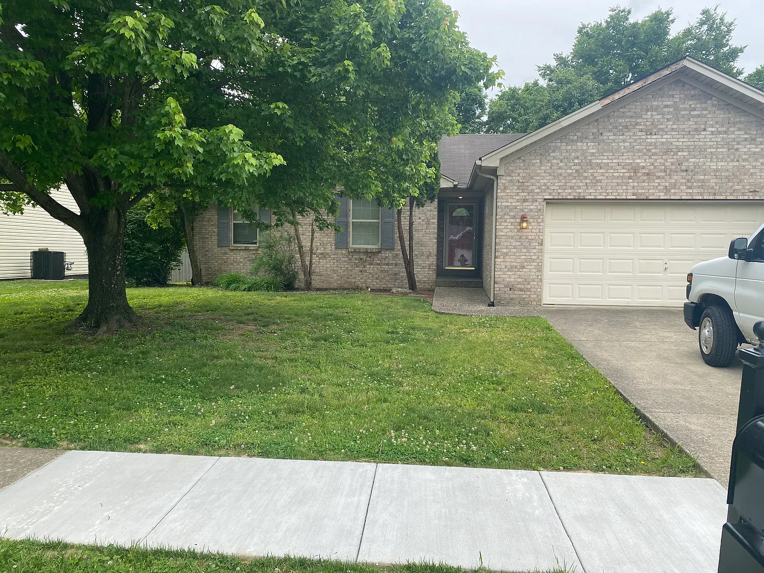 3 bed, 2400 sqft, $2,195 — Photo 1