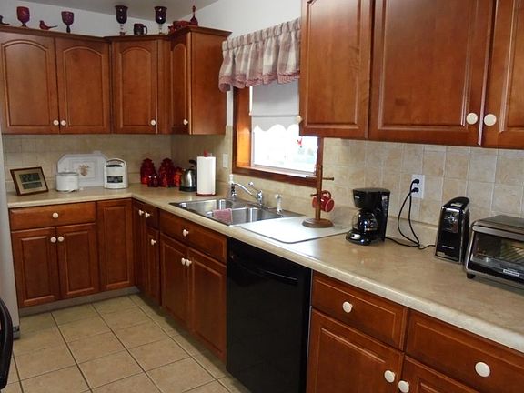 5th image of 5 Marick Park Dr