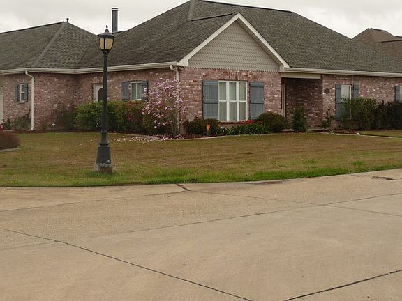 2nd image of 290 Kleinpeter Dr
