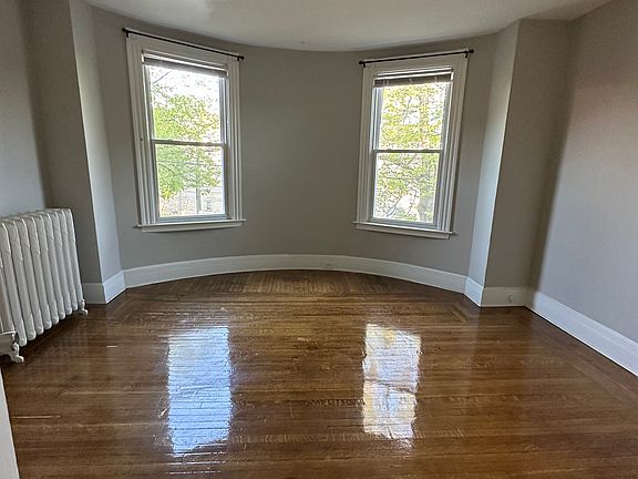 2nd image of 172 Fountain St #L2