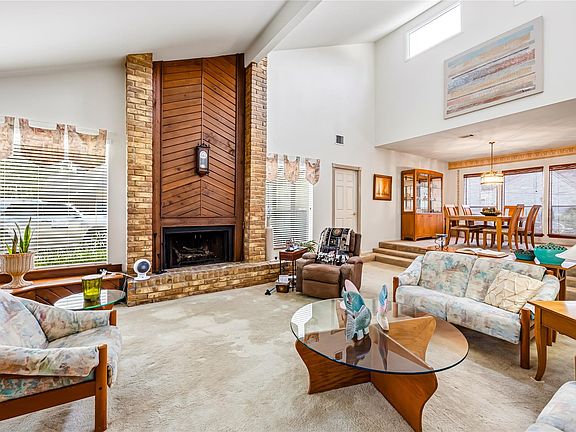 4th image of 610 Cypresswood Dr