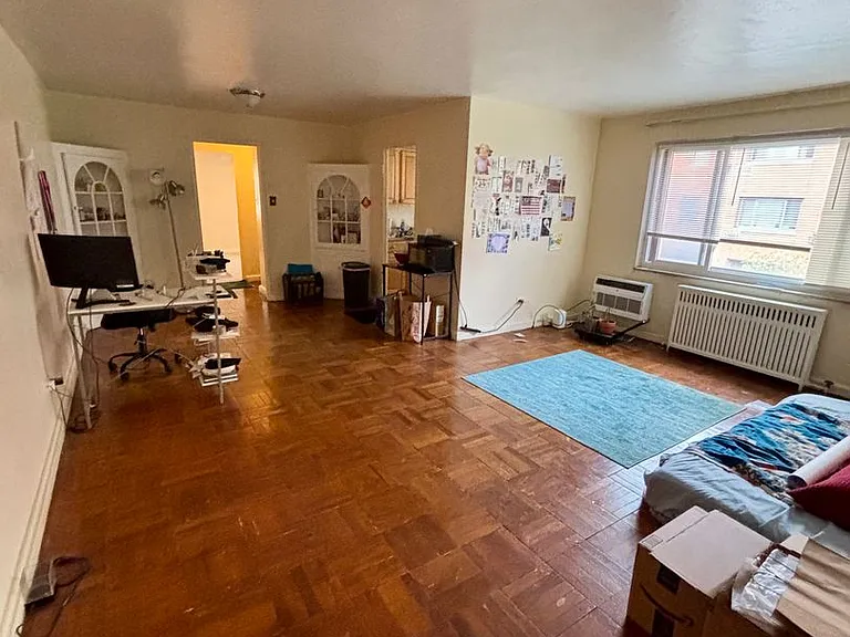Tiffany Place — Photo 1