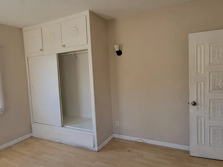 1201 S Electric Ave — Photo 4