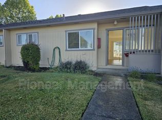 1663 NE Vine St, Roseburg, OR 97470