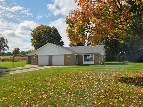 5821 Red Arrow Hwy, Coloma, MI 49038