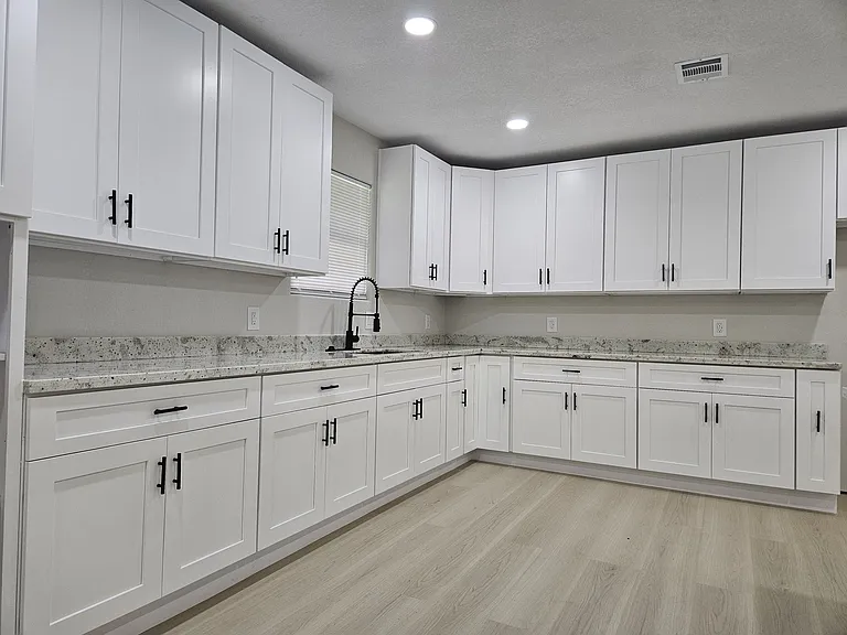 5403 Meadow Creek Ln — Photo 10
