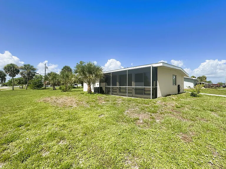 13880 Tamiami Trl — Photo 20