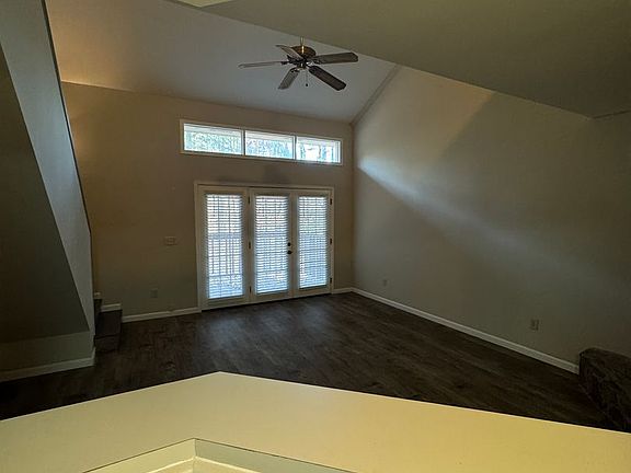 3rd image of 105 Summit Dr SE