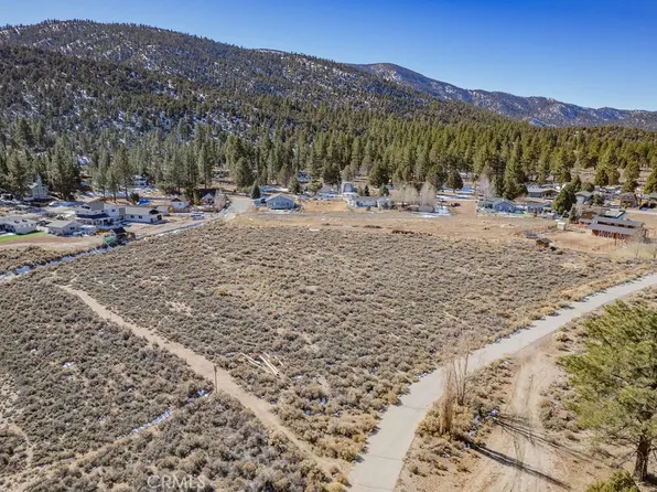 46850 Lakewood Dr, Big Bear City, CA 92314